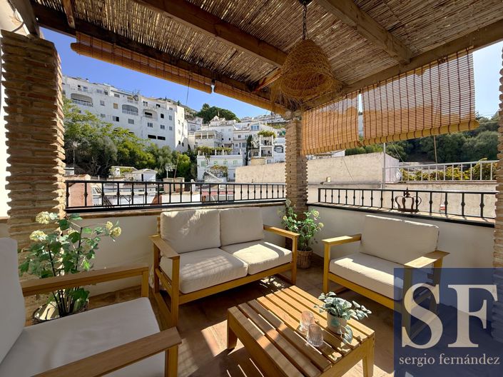 Image No.16-2 Bed Townhouse for sale
