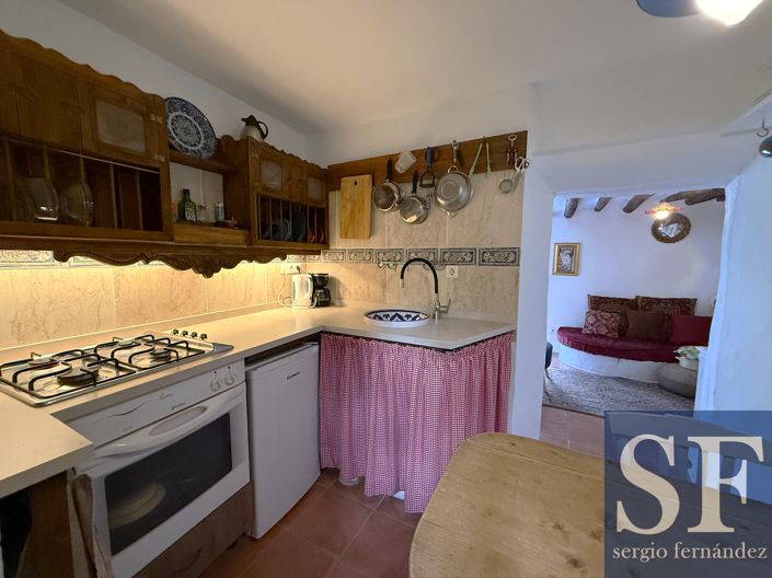 Image No.6-2 Bed Townhouse for sale