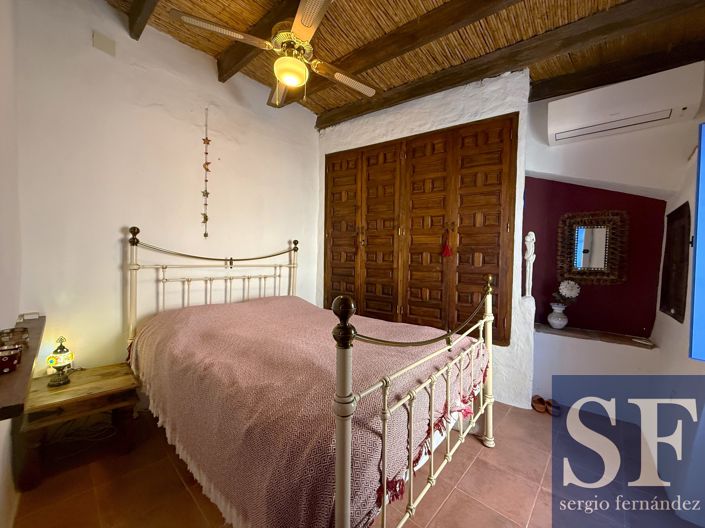 Image No.8-2 Bed Townhouse for sale