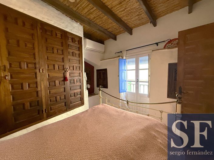 Image No.9-2 Bed Townhouse for sale