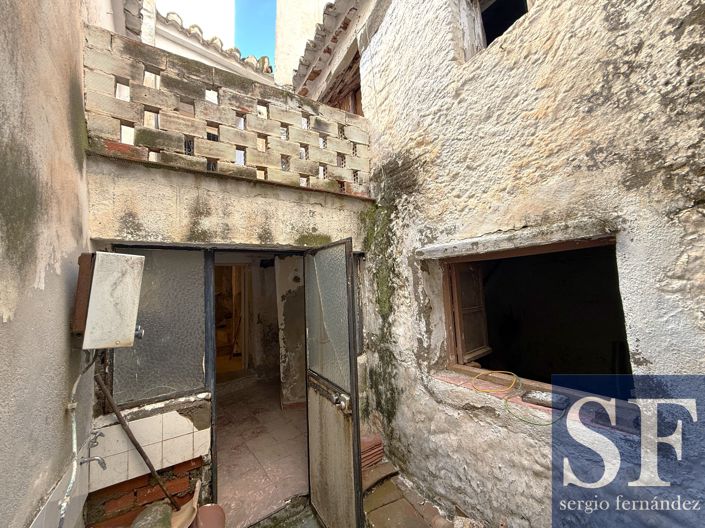 Image No.11-4 Bed Townhouse for sale