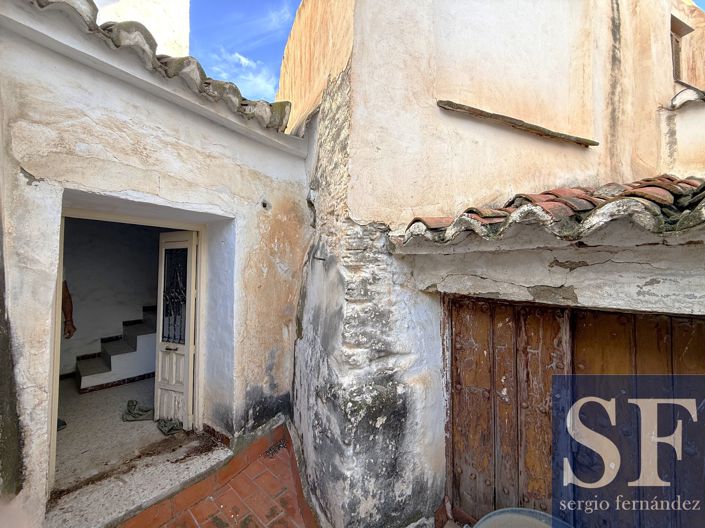 Image No.17-4 Bed Townhouse for sale
