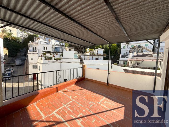 Image No.18-2 Bed Townhouse for sale