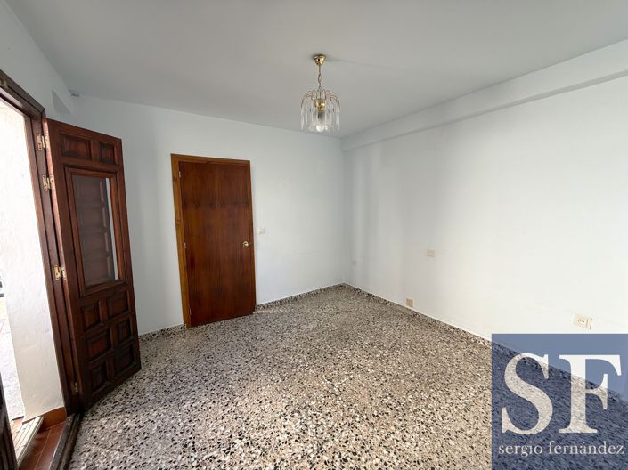 Image No.8-2 Bed Townhouse for sale