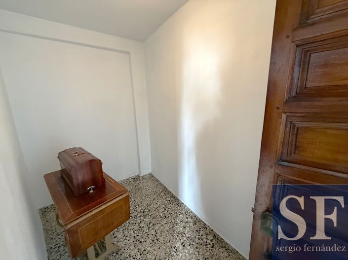 Image No.9-2 Bed Townhouse for sale