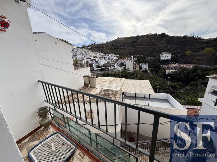 Image No.19-2 Bed Townhouse for sale