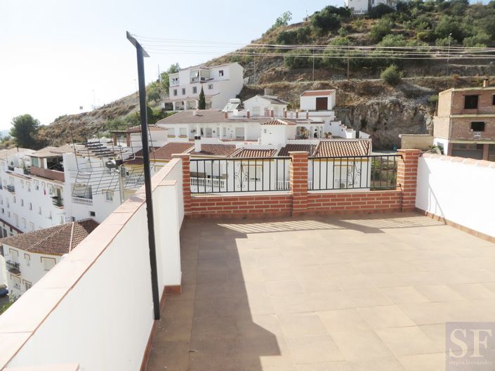 Image No.9-3 Bed Townhouse for sale