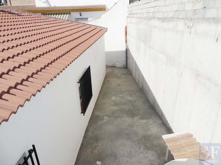 Image No.10-3 Bed Townhouse for sale