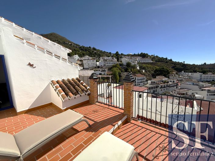 Image No.18-2 Bed Townhouse for sale