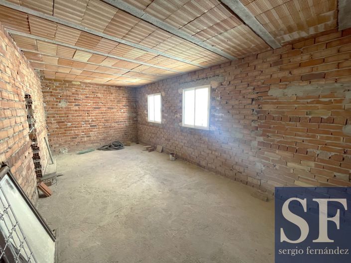 Image No.18-4 Bed Townhouse for sale