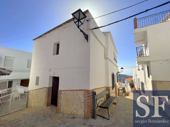 Image No.2-4 Bed Townhouse for sale