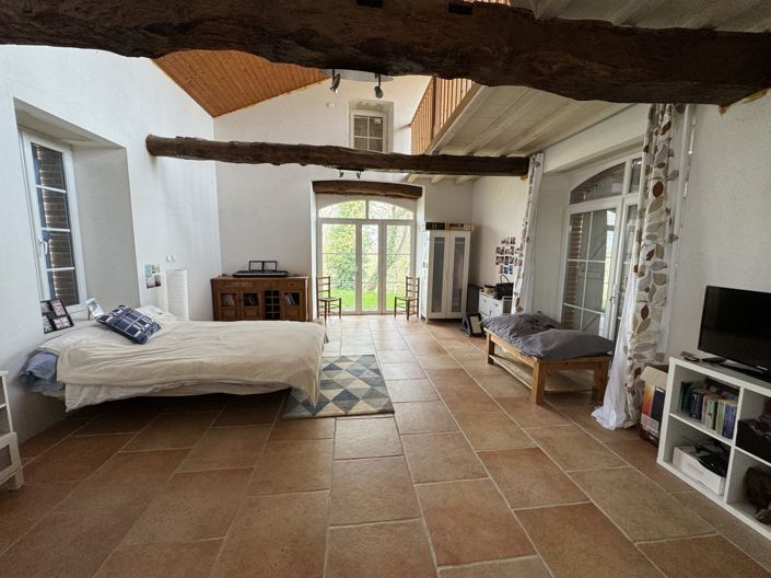 Image No.23-6 Bed House for sale