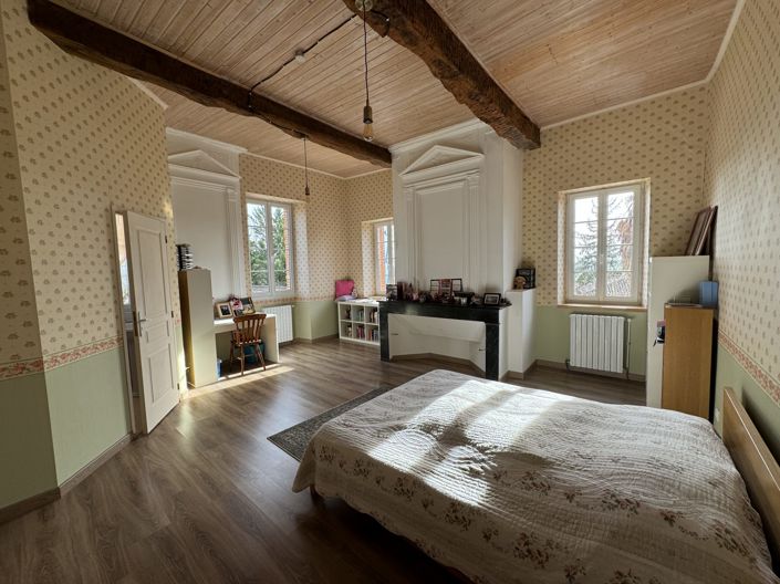 Image No.33-6 Bed House for sale