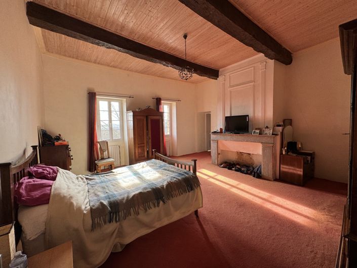 Image No.39-6 Bed House for sale