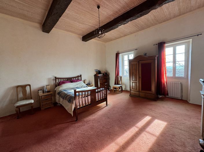 Image No.40-6 Bed House for sale