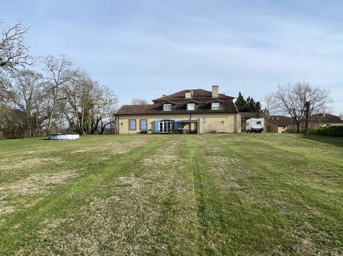 Image No.68-6 Bed House for sale