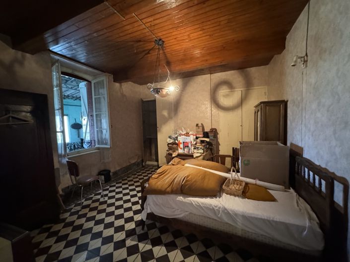 Image No.17-8 Bed House for sale