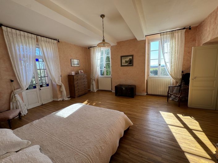 Image No.20-5 Bed House for sale