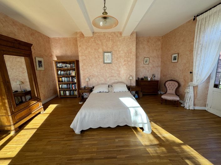 Image No.23-5 Bed House for sale