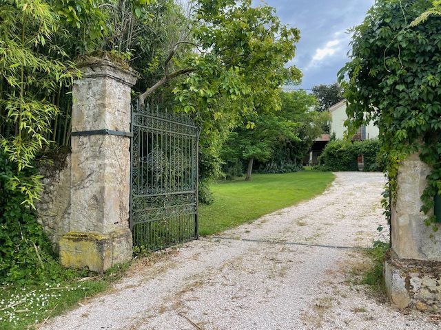 Image No.70-5 Bed House for sale