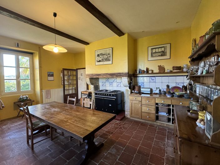 Image No.8-5 Bed House for sale