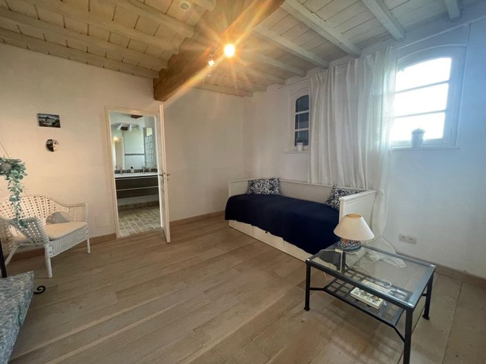 Image No.9-4 Bed House for sale