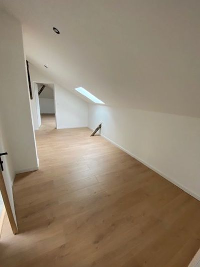 Image No.31-5 Bed House for sale