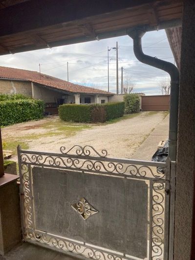 Image No.7-5 Bed House for sale