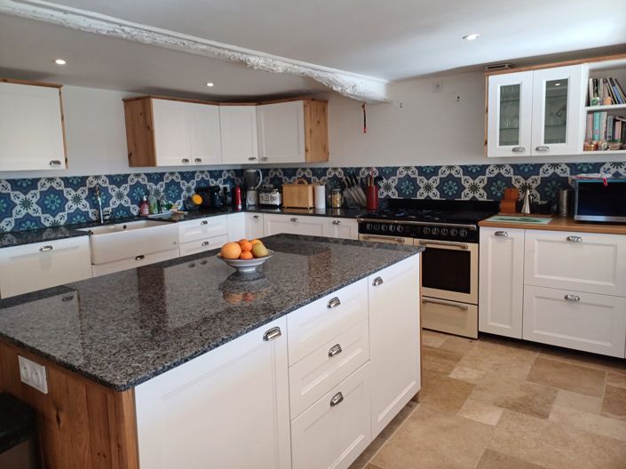 Image No.5-6 Bed House for sale