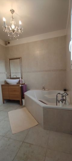 Image No.11-4 Bed House for sale