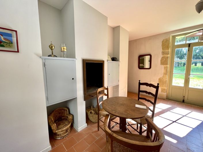 Image No.8-7 Bed House for sale