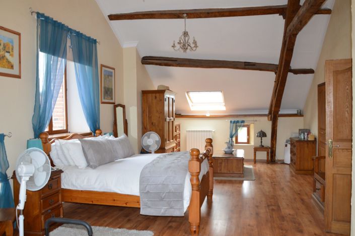 Image No.21-8 Bed House for sale