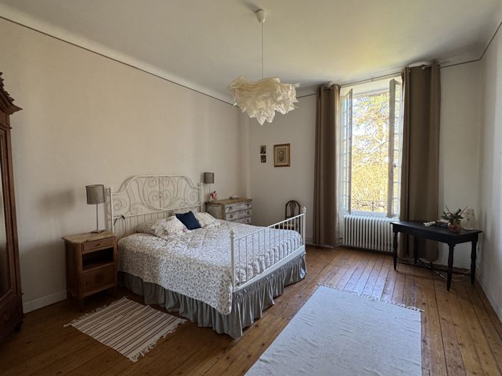 Image No.19-4 Bed House for sale