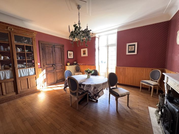 Image No.8-4 Bed House for sale