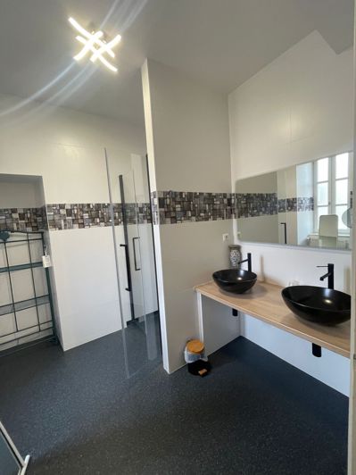 Image No.28-8 Bed House for sale