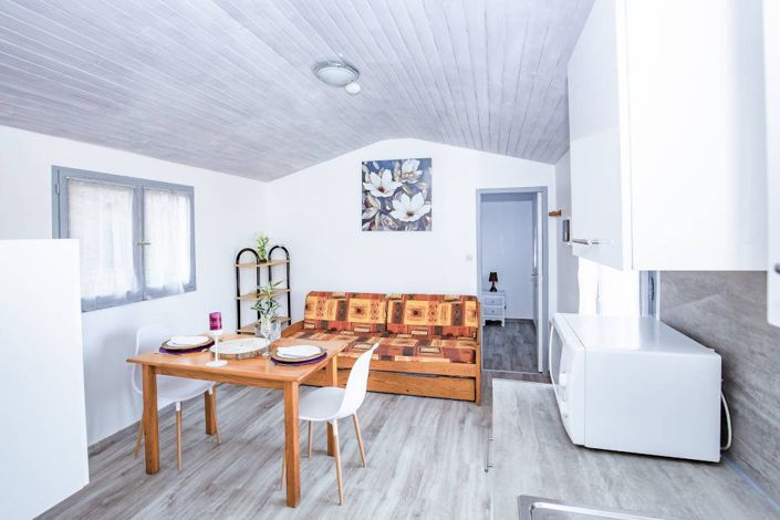 Image No.51-8 Bed House for sale