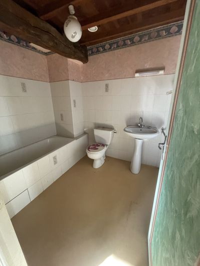 Image No.10-2 Bed House for sale