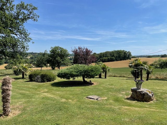 Image No.8-9 Bed House for sale