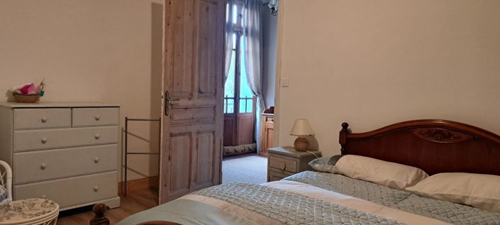 Image No.20-5 Bed House for sale