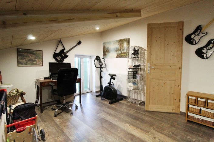 Image No.16-5 Bed House for sale