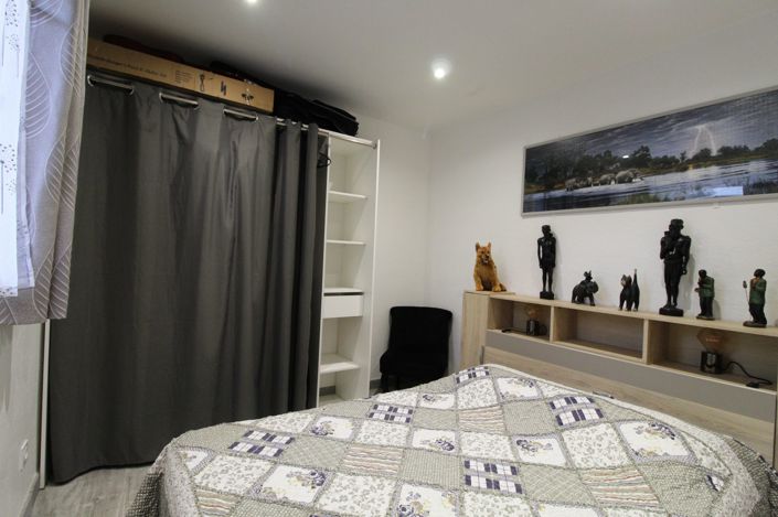 Image No.26-5 Bed House for sale