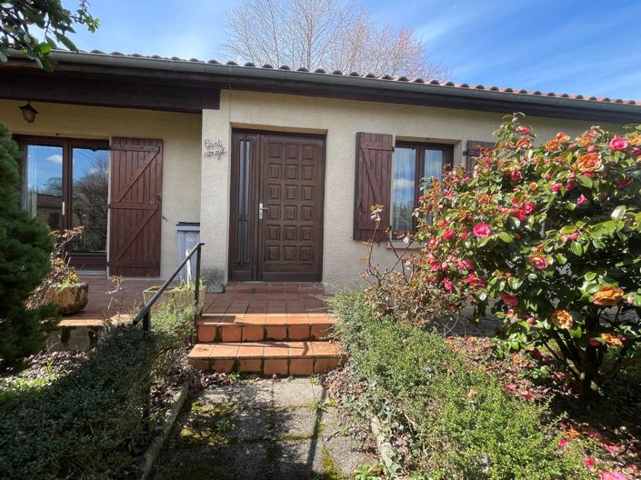 Image No.10-3 Bed House for sale