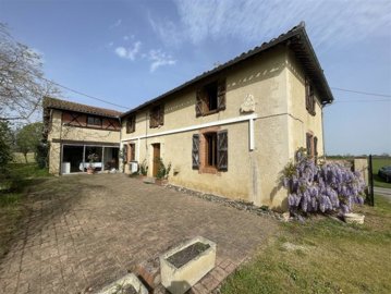 1 - Gers, Country House