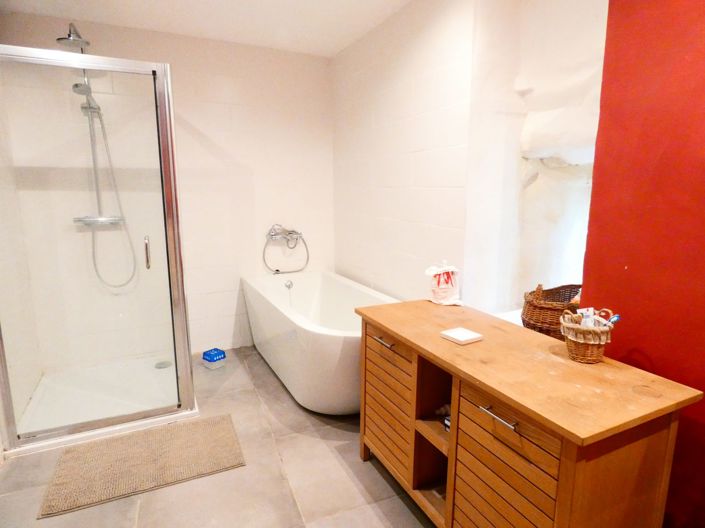 Image No.18-4 Bed House for sale