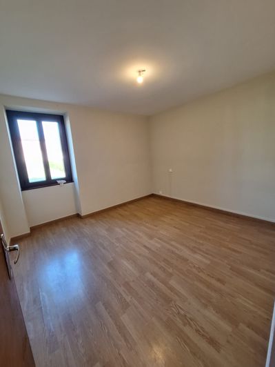 Image No.39-3 Bed House for sale