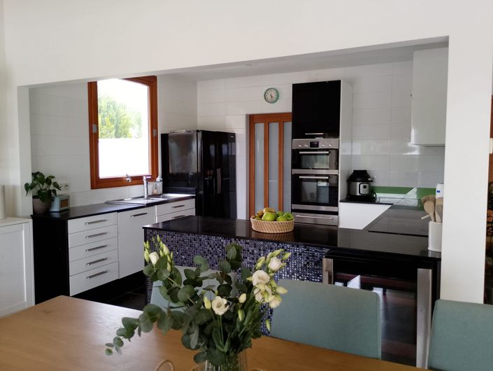 Image No.4-4 Bed House for sale