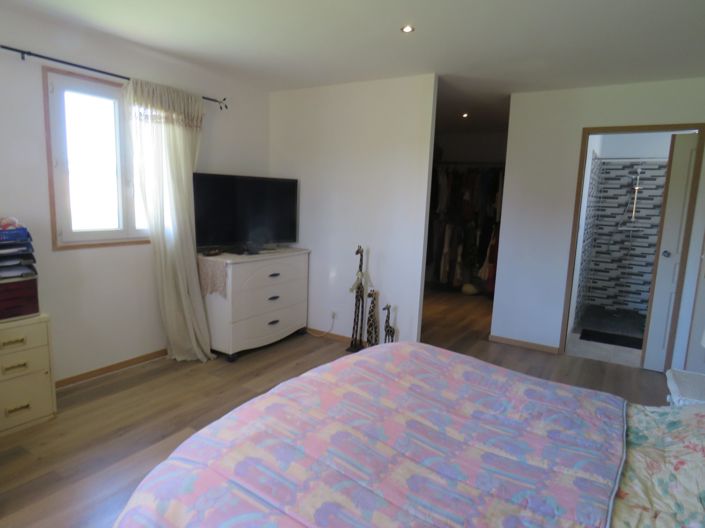 Image No.13-3 Bed Villa for sale