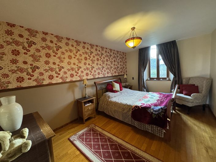 Image No.16-6 Bed House for sale