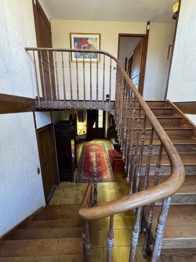 Image No.18-6 Bed House for sale