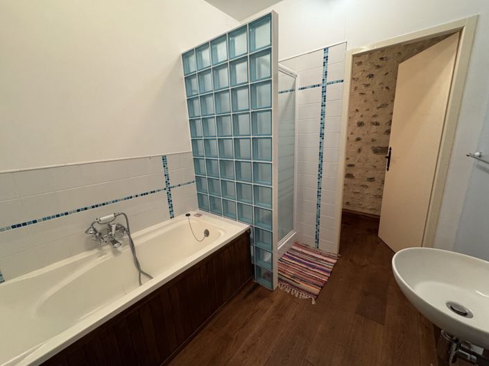 Image No.37-6 Bed House for sale